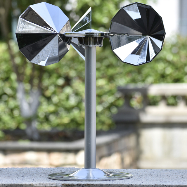 Wind-driven model, silver diamond-shaped impeller, single lever, non-adjustable, round base