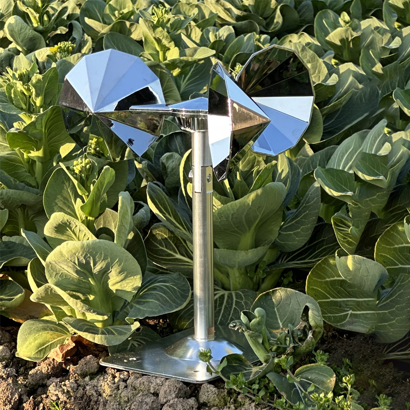 Wind-powered model, silver diamond-shaped impeller, single lever adjustable, square bottom